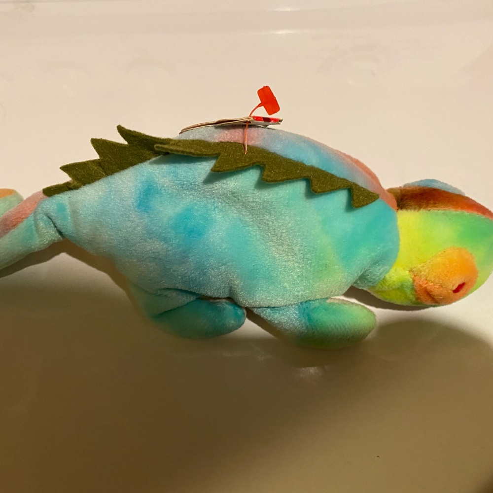 Brand new with tags TY beanie baby Iggy the Iguana from 1997